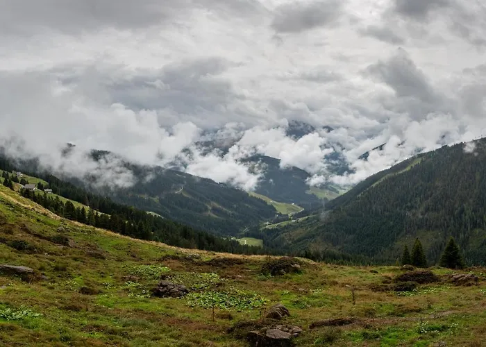 ميكايلا 3* جيرلوس