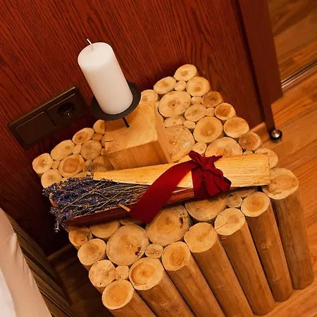 ميكايلا 3* جيرلوس